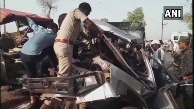 ଦେଶରେ ସଡ଼କ ଦୁର୍ଘଟଣା: ଗୋଟିଏ ପରିବାରର ୧୨ ମୃତ