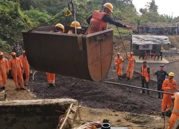 ସିଙ୍ଗଲ୍‌ ୱିଣ୍ଡୋରେ ୩୨୦୫ କୋଟି ନିବେଶ ପ୍ରସ୍ତାବ ମଞ୍ଜୁର, ୨୪୯୪ ନିଯୁକ୍ତି ସୁଯୋଗ ସୃଷ୍ଟି ହେବ