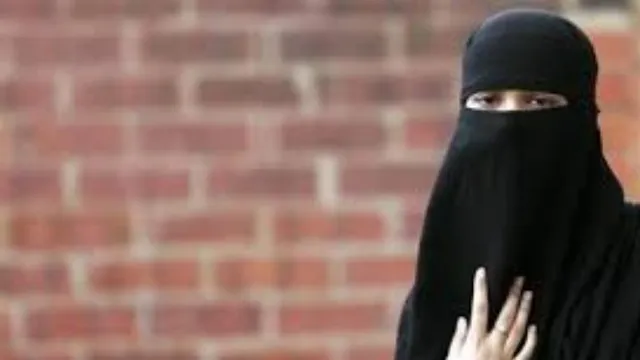 ଘରେ ପହଞ୍ଚିବାରେ ୧୦ ମିନିଟ ବିଳମ୍ବ ହେବାରୁ ଫୋନ୍‌ରେ ସ୍ତ୍ରୀଙ୍କୁ ତିନ୍‌ ତଲାକ୍‌ ଦେଲେ ସ୍ୱାମୀ