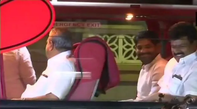 କର୍ଣ୍ଣାଟକରେ ରାଜନୈତିକ ସଂକଟ ଜାରି, କଂଗ୍ରେସର ୪ ବିଧାୟକଙ୍କ ପତ୍ତା ମିଳୁନାହିଁ