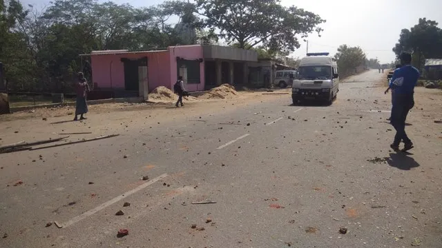 କେନ୍ଦ୍ରାପଡ଼ାରେ କର୍ଫ୍ୟୁ : ବନ୍ଦ ବେଳେ ଦୁଇ ଗୋଷ୍ଠୀ ମୁହାଁମୁହିଁ, ଲାଠି ମାଡ଼