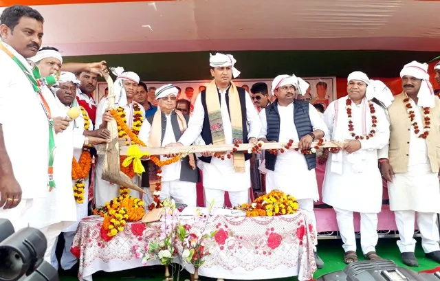 କୋଷାଗୁମୁଡ଼ାରେ ଚାଷୀ ସମାବେଶ : କଂଗ୍ରେସ ଆସିଲେ ଝିଅଙ୍କୁ ମାଗଣାରେ ଉଚ୍ଚଶିକ୍ଷା