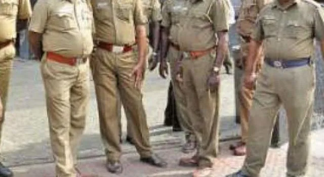 ବିଜେଡି ନେତା ଲକ୍ଷ୍ମୀଦତ୍ତ ହତ୍ୟା ମାମଲା : ୪ ଫେରାରଙ୍କୁ ଧରିବାକୁ ସୁରଟ୍‌ରେ ପୁଲିସ ଟିମ୍