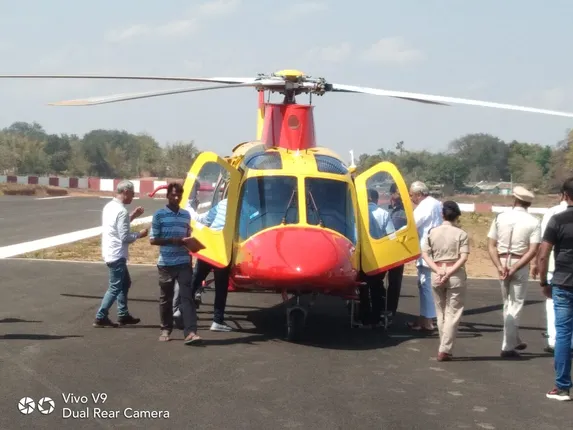 ଖରାପ ପାଗ ଯୋଗୁଁ ଲାଞ୍ଜିଗଡ଼ରେ ନ ଓହ୍ଲାଇ ଜୟପୁରରେ ଓହ୍ଲାଇଲା ମୁଖ୍ୟମନ୍ତ୍ରୀଙ୍କ ବିମାନ; ୧ ଘଣ୍ଟା ବିଳମ୍ବରେ ଆରମ୍ଭ ହେବ ରାୟଗଡ଼ା ଗସ୍ତ କାର୍ଯ୍ୟକ୍ରମ