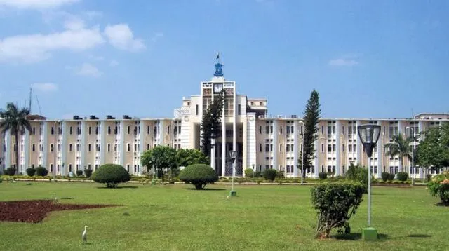 ପାୱାର କରିଡରରେ ଟିକେଟ ଲବି ! ସଚିବାଳୟରେ ବିଜେଡି ଟିକେଟ୍ ଆଶାୟୀଙ୍କ ଭିଡ଼