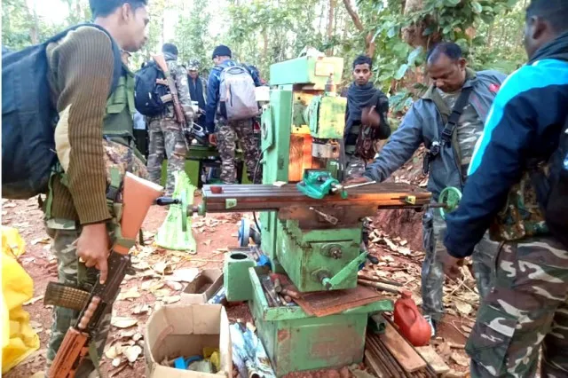 ସୀମାନ୍ତ ଜଙ୍ଗଲରେ ବନ୍ଧୁକ କାରଖାନା ଠାବ