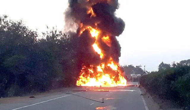 ଦୁର୍ଘଟଣାରେ ଜଳିଗଲା ଇନ୍ଧନ ଟ୍ୟାଙ୍କର