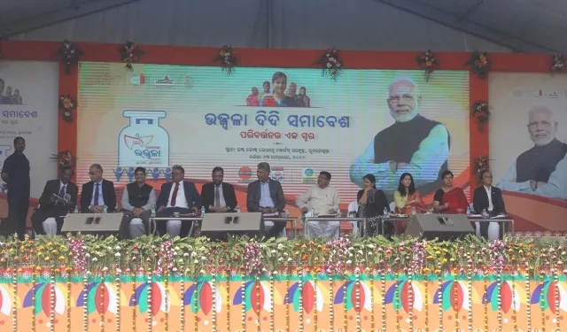 ରାଜଧାନୀରେ ‘ଉଜ୍ଜ୍ବଳା ଦିଦି’ ସମାବେଶ : ୨୦୨୨ ସୁଦ୍ଧା ଦେଶରୁ ଗରିବୀ ହଟିବ