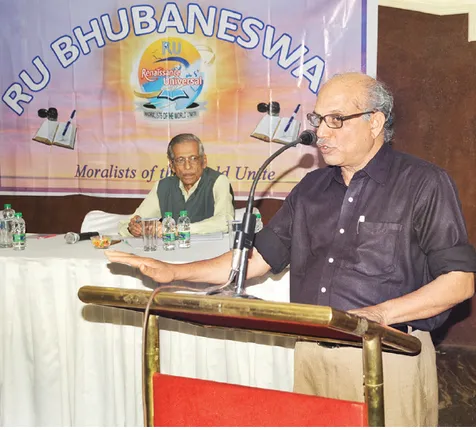 ରେନ୍‌ନସା ୟୁନିଭର୍ସାଲର ଆଲୋଚନାଚକ୍ର, ସ୍ବାଭିମାନ ଶବ୍ଦର ଜନ୍ମ ମଧୁବାବୁଙ୍କୁ ନେଇ ହୋଇଛି