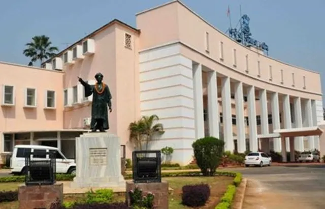 ତୃତୀୟ ଦିନ ପାଇଁ ଗୃହ ଅଚଳ