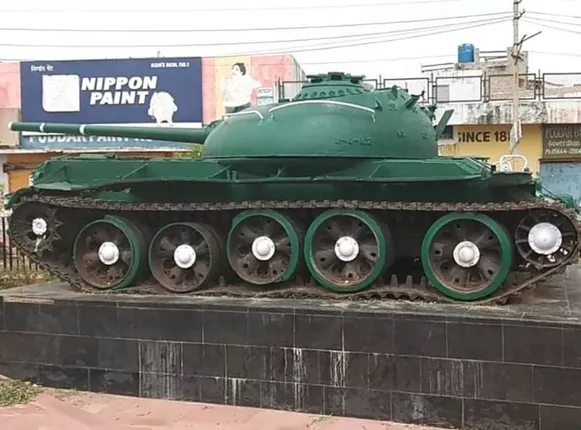 ଛାତି ଉପରେ ବୋମା ରଖି ପାକିସ୍ତାନୀ ଲଢ଼ୁଆ ଟ୍ୟାଙ୍କକୁ ଏମିତି ଧ୍ୱଂସ କରିଥିଲେ ଭାରତୀୟ ଯବାନ