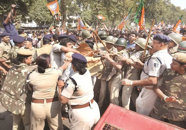 ରୋଜଗାର ଦାବିରେ ବିଜେପି ଯୁବମୋର୍ଚ୍ଚାର ଶକ୍ତି ପ୍ରଦର୍ଶନ