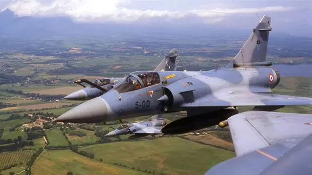 ଭାରତର ମିରେଜ୍‌ ୨୦୦୦ ବିମାନ ଉପରେ ଆକ୍ରମଣ ପାଇଁ ଆକାଶକୁ ଉଠିଥିଲା ପାକିସ୍ତାନର ଏଫ୍‌୧୬ ହେଲେ ମିରେଜ୍‌ର ସମରସଜ୍ଜା ଦେଖି ଫେରି ଆସିଥିଲା!