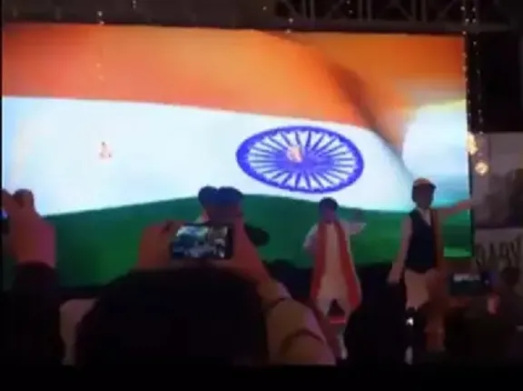 ତ୍ରିରଙ୍ଗା ଉତ୍ତୋଳନ କରି ଭାରତୀୟ ଗୀତରେ ନୃତ୍ୟ ଅଭିଯୋଗ ଆସିବା ପରେ ସ୍କୁଲର ପଞ୍ଜିକରଣ ରଦ୍ଦ