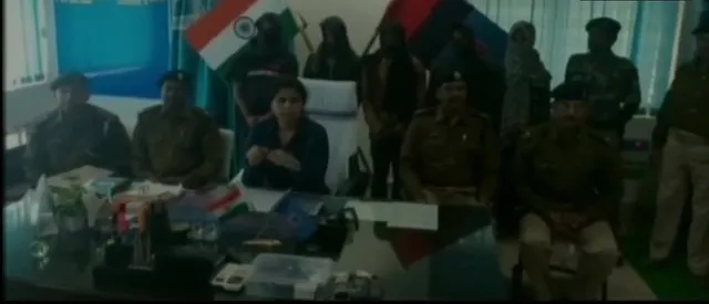 ପୁଲିସର ଆକସ୍ମିକ ଚଢ଼ାଉ ବେଳେ ୫ ନକ୍ସଲ ଗିରଫ, ବିପୁଳ ପରିମାଣର ମାରଣାସ୍ତ୍ର ଜବତ