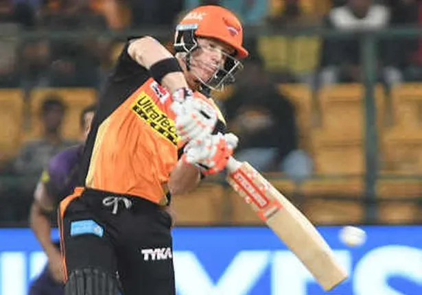 ଆଇପିଏଲ୍‌ ୧୨: ଟସ୍‌ ଜିଣି ବାଙ୍ଗାଲୁରୁ କଲା ବୋଲିଂ, ହାଇଦ୍ରାବାଦ୍‌ କରୁଛି ବ୍ୟାଟିଂ