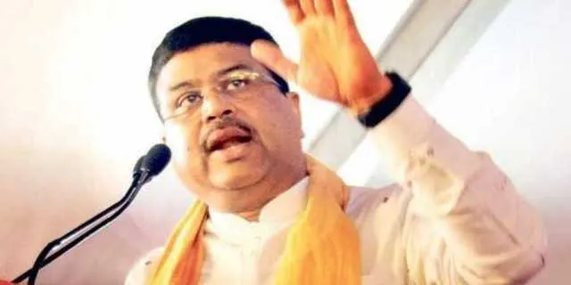 କିଛି ସରକାରୀ ଅଧିକାରୀ ଦଳୀୟ କର୍ମୀ ପରି କାମ କରୁଛନ୍ତି, ମୁଖ୍ୟ ନିର୍ବାଚନ ଅଧିକାରୀଙ୍କ ନିକଟରେ ଧର୍ମେନ୍ଦ୍ରଙ୍କ ଫେରାଦ