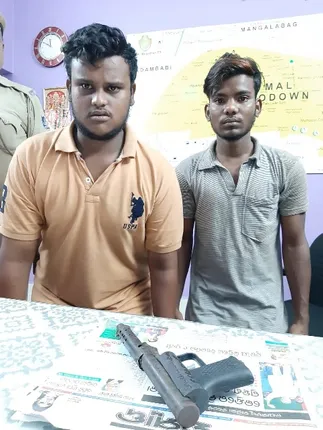 ଯୋବ୍ରାରୁ ଦୁଇ ବନ୍ଧୁକ ବେପାରୀ ଗିରଫ