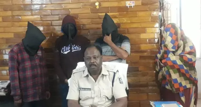 ନବରଙ୍ଗପୁରରେ ସେକ୍ସ ରାକେଟ୍, କିଙ୍ଗପିନ୍ ସମେତ ୪ ଗିରଫ, ପାରାବେଡା ପାଲଟିଛି ହବ୍