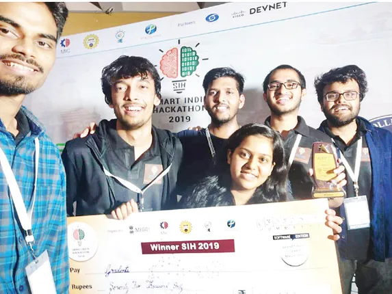 ସ୍ମାର୍ଟ ଇଣ୍ଡିଆ ହାକାଥନ୍, କିଟ୍‌ର ଦୁଇଟି ଦଳ ବିଜୟୀ