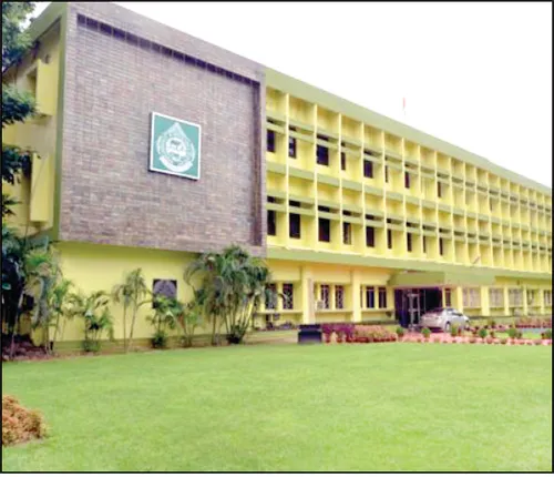 ଦୁଇ ବିଶ୍ବବିଦ୍ୟାଳୟର ଜଣେ କୁଳପତି, କାମ ଚାପ ବଢ଼ୁଛି