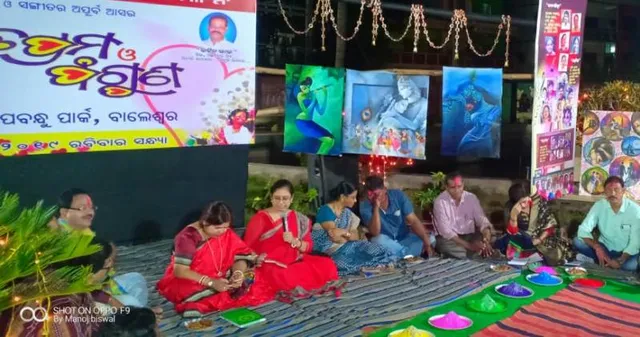 ବାଲେଶ୍ୱରରେ ହୋଲି ମିଳନ। (ଫଟୋ: ମନୋଜ)