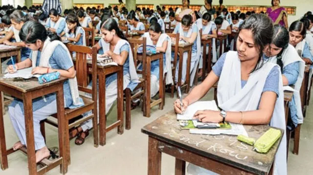 ଯୁକ୍ତ୨ ପରୀକ୍ଷାର ପ୍ରସ୍ତୁତି ବୈଠକର ସମୀକ୍ଷା : ପରୀକ୍ଷାର୍ଥୀଙ୍କୁ ହାତ ଘଣ୍ଟା ମନା