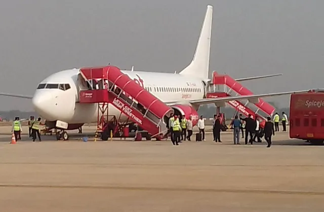 ଝାରସୁଗୁଡ଼ାରୁ ବିମାନ ସେବା ଆରମ୍ଭ, ଦିଲ୍ଲୀ-ହାଇଦ୍ରାବାଦ୍‌-କୋଲକତାକୁ ଉଡ଼ିଲା ବିମାନ