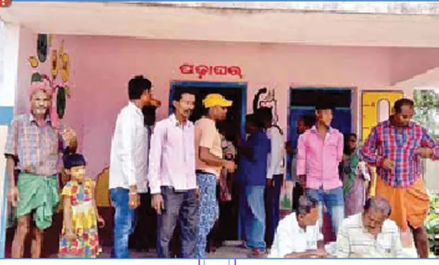 ଅଙ୍ଗନବାଡ଼ି କେନ୍ଦ୍ରରେ ତାଲା ପକାଇଲେ ଗ୍ରାମବାସୀ
