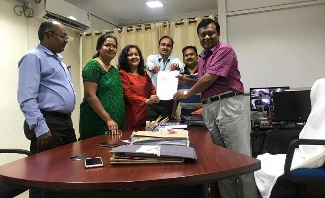 ଧନ୍ଦାମୂଳକ ଶିକ୍ଷା ଓ ‘ଲେଣ୍ଡ-ଏ-ହ୍ୟାଣ୍ଡ ଇଣ୍ଡିଆ’ ମଧ୍ୟରେ ରାଜିନାମା