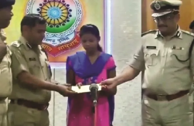 ମହିଳା ନକ୍ସଲଙ୍କ ଆତ୍ମସମର୍ପଣ