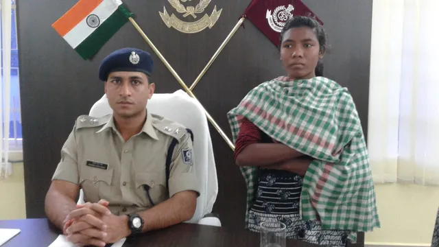 କନ୍ଧମାଳ ଏସ୍‌ପିଙ୍କ ନିକଟରେ ଆତ୍ମସମର୍ପଣ କଲେ ମହିଳା ମାଓବାଦୀ