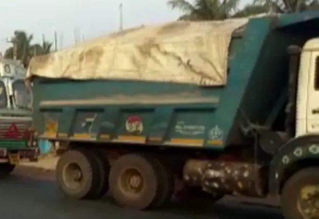 ଚୋରା ବାଲି ଚାଲାଣ : ଡମ୍ପର ଚପାଇ ଅତିରିକ୍ତ ତହସିଲଦାରଙ୍କୁ ହତ୍ୟା ଉଦ୍ୟମ