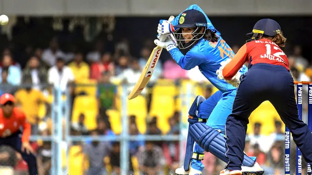 ଭାରତୀୟ ମହିଳା ଟିମ୍‌ ପ୍ରଥମ ଟି-୨୦ରେ ପରାସ୍ତ, ଇଂଲଣ୍ଡର କ୍ରମାଗତ ଦ୍ୱିତୀୟ ବିଜୟ