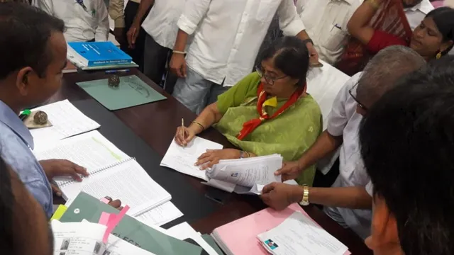 ପ୍ରାର୍ଥୀପତ୍ର ଦାଖଲ କଲେ ଉଷା ଦେବୀ