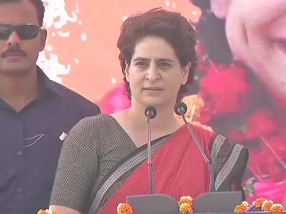 ଭାଇରାଲ୍‌ ହେଲା ପ୍ରିୟଙ୍କାଙ୍କ ରାଲି ଭିଡିଓ, ସମ୍ବୋଧନ ବେଳେ ପାଟିରୁ ବାହାରିଥିବା ଭୁଲ୍‌ ବାକ୍ୟ ପାଇଁ ଚର୍ଚ୍ଚାରେ ପ୍ରିୟଙ୍କା