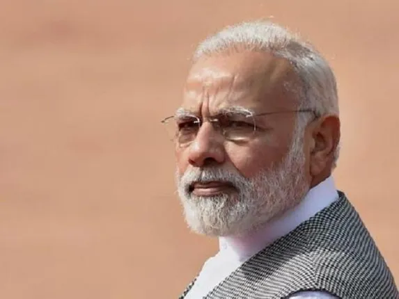 ମୋଦୀଙ୍କ ବିପକ୍ଷରେ କହିବାରୁ ଯୁବକଙ୍କୁ ଗୋଡ଼ାଇ ଗୋଡ଼ାଇ ପିଟିଲେ ସମର୍ଥକ, କାନ ଧରାଇ କରାଇଲେ ଉଠ ବସ୍‌