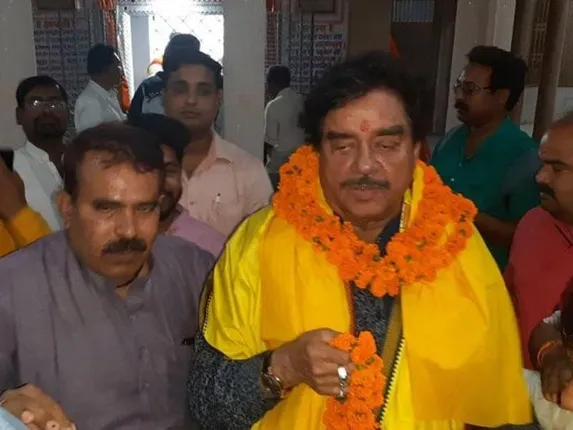 ପାଟନା ସାହିବ୍‌ରୁ ନାମାଙ୍କନ ପତ୍ର ଦାଖଲ କଲେ କଂଗ୍ରେସ ପ୍ରାର୍ଥୀ ଶତ୍ରୁଘ୍ନ ସିହ୍ନା