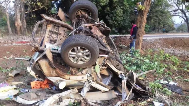 ଛତିଶଗଡ଼ ବିଜେପି ବିଧାୟକଙ୍କ ଗାଡ଼ିକୁ ବିସ୍ଫୋରଣ କରି ଉଡାଇଲେ ମାଓବାଦୀ: ବିଧାୟକ ନିହତ, ୫ ସିଆର୍‌ପିଏଫ୍‌ ଯବାନ ସହିଦ