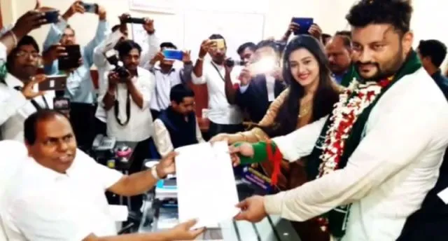 ଅନୁଭବଙ୍କ ସହ ବର୍ଷାଙ୍କ ଉପସ୍ଥିତିକୁ ନେଇ ଅଭିଯୋଗ