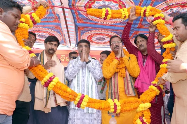 ବରଗଡ଼ରେ କେନ୍ଦ୍ରମନ୍ତ୍ରୀ ଧର୍ମେନ୍ଦ୍ରଙ୍କ ପ୍ରଚାର : ସରକାରକୁ ଆସିଲେ କ୍ୟାନ୍‌ସର୍‌ ହସ୍ପିଟାଲ