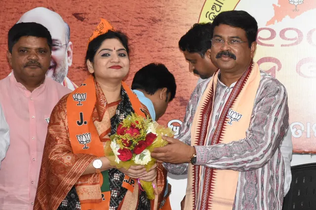 ବିଜେପିରେ ଯୋଗ ଦେଲେ କଂଗ୍ରେସ ମୁଖପାତ୍ର ସୋନାଲି ସାହୁ