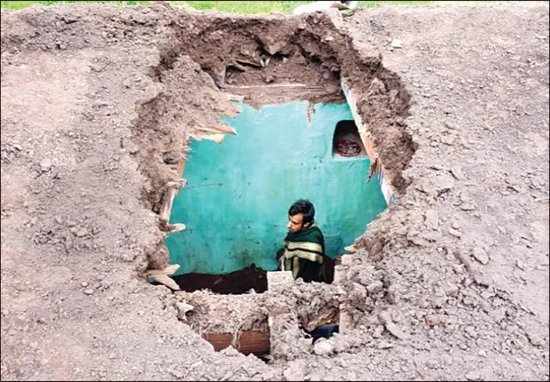 ପୁଲୱାମା ଏନ୍‌କାଉଣ୍ଟର: ୪ ଆତଙ୍କବାଦୀ ନିହତ, ୩ ଯବାନ ସମେତ ୪ ଆହତ