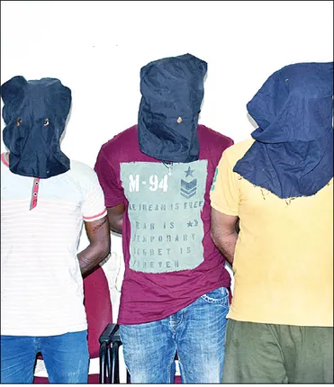 ୬ ବନ୍ଧୁକ ସହିତ ୩ ଗିରଫ