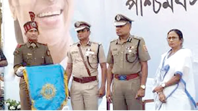 ବରିଷ୍ଠ ପୁଲିସ ଅଧିକାରୀଙ୍କ ବଦଳିକୁ ନେଇ ମମତା କ୍ଷୁବ୍ଧ