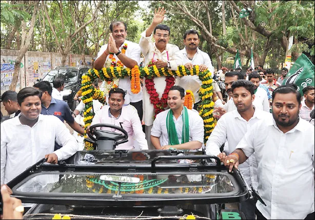 ଏକାମ୍ର ପ୍ରଚାର: ବସ୍ତିରେ ବିଜେଡି ପଞ୍ଚାୟତରେ ବିଜେପି