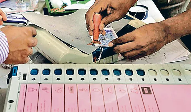 ବରଗଡ଼: ଦାୟିତ୍ୱରେ ଅବହେଳା ନେଇ ୩ ପ୍ରିଜାଇଡିଂ ଅଫିସର ଓ ୩ ସେକ୍ଟର ଅଫିସର ନିଲମ୍ବିତ