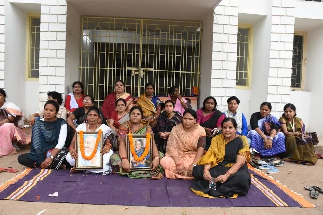 ପିସିସି ସଭାପତିଙ୍କ ତଦନ୍ତ ନିର୍ଦେଶ ପରେ ଧାରଣାରୁ ଉଠିଲେ ସଭାନେତ୍ରୀ