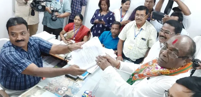 ଦାମଙ୍କୁ ନେଇ ଭିନ୍ନ ଚର୍ଚ୍ଚା‌ : ଏକୁଟିଆ ଆସିଲେ, ନାମାଙ୍କନ ଭରିଲେ