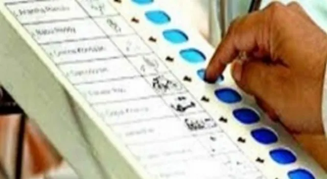 ପୋଲିଂ ଅଫିସର ଭୋଟ ଦେବା ଭିଡିଓ ଭାଇରାଲ ଘଟଣା : ପ୍ରିଜାଇଡିଂ, ପୋଲିଂ ଅଫିସର ନିଲମ୍ବିତ, ୧୭୧ ନମ୍ବର ବୁଥ୍‌ରେ ସାନି ମତଦାନ